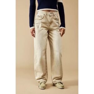 BDG Logan Cinch Back Baggy Boyfriend Jean in Dirty Ecru Size 25